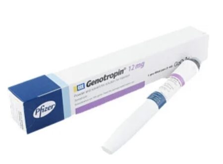 Afbeelding van een doosje met een Genotropin pen, een injecteerbaar groeihormoon voor de behandeling van groeihormoontekort.